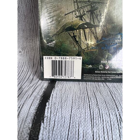 Pirates of the Caribbean: Dead Man's Chest - Exclusive Bonus Footage DVD - Picture 3 of 6